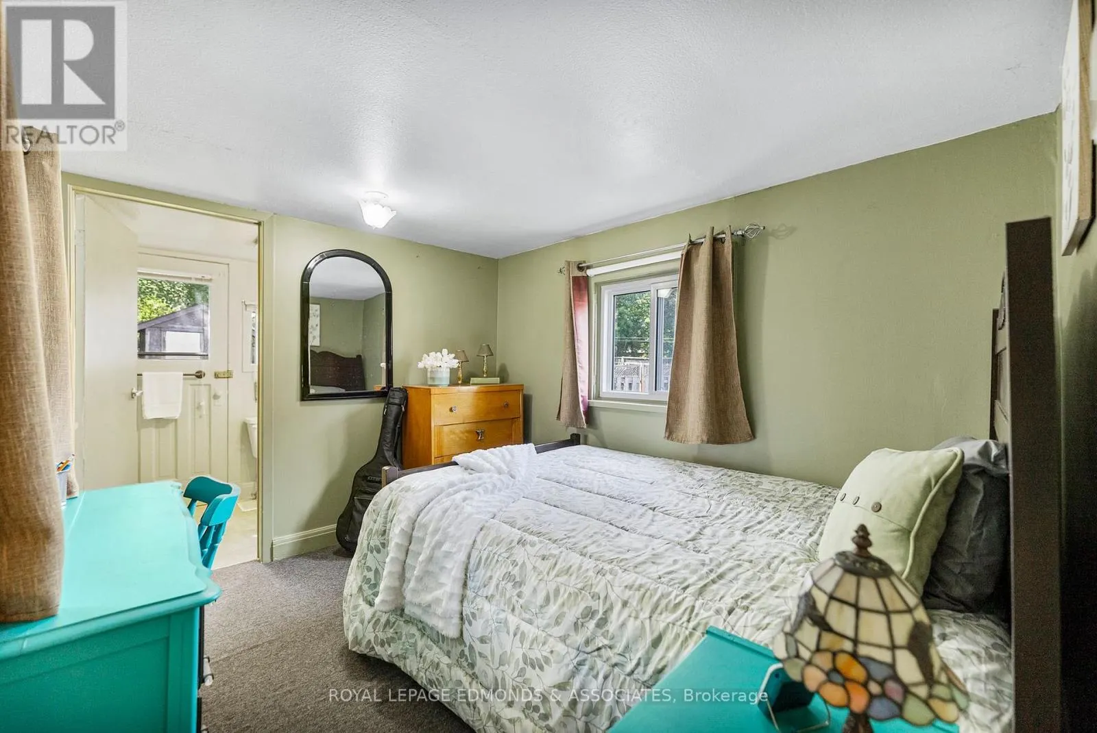916 PEMBROKE STREET W