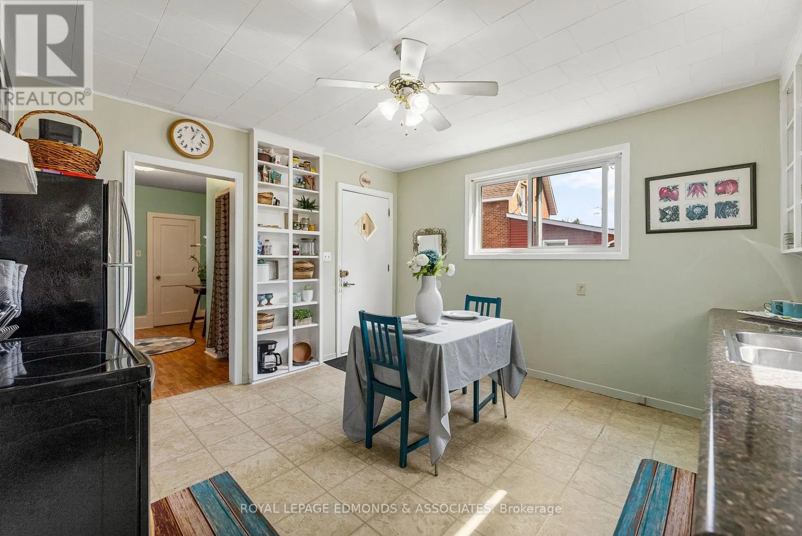 916 PEMBROKE STREET W
