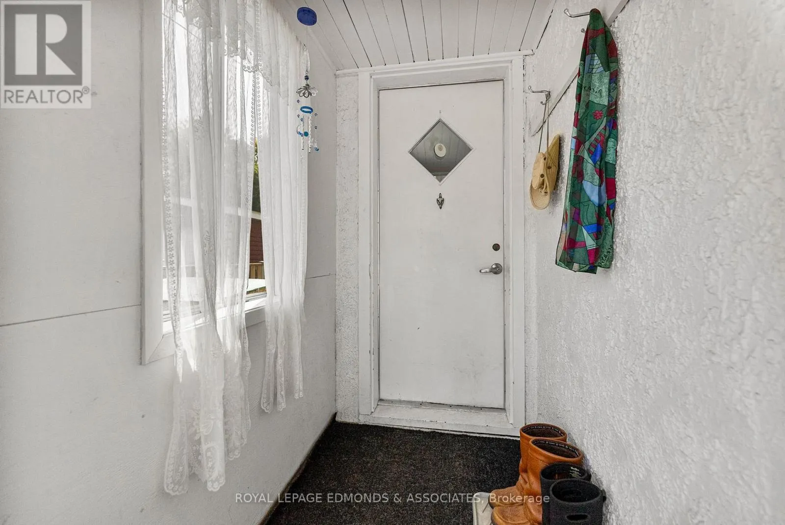 916 PEMBROKE STREET W