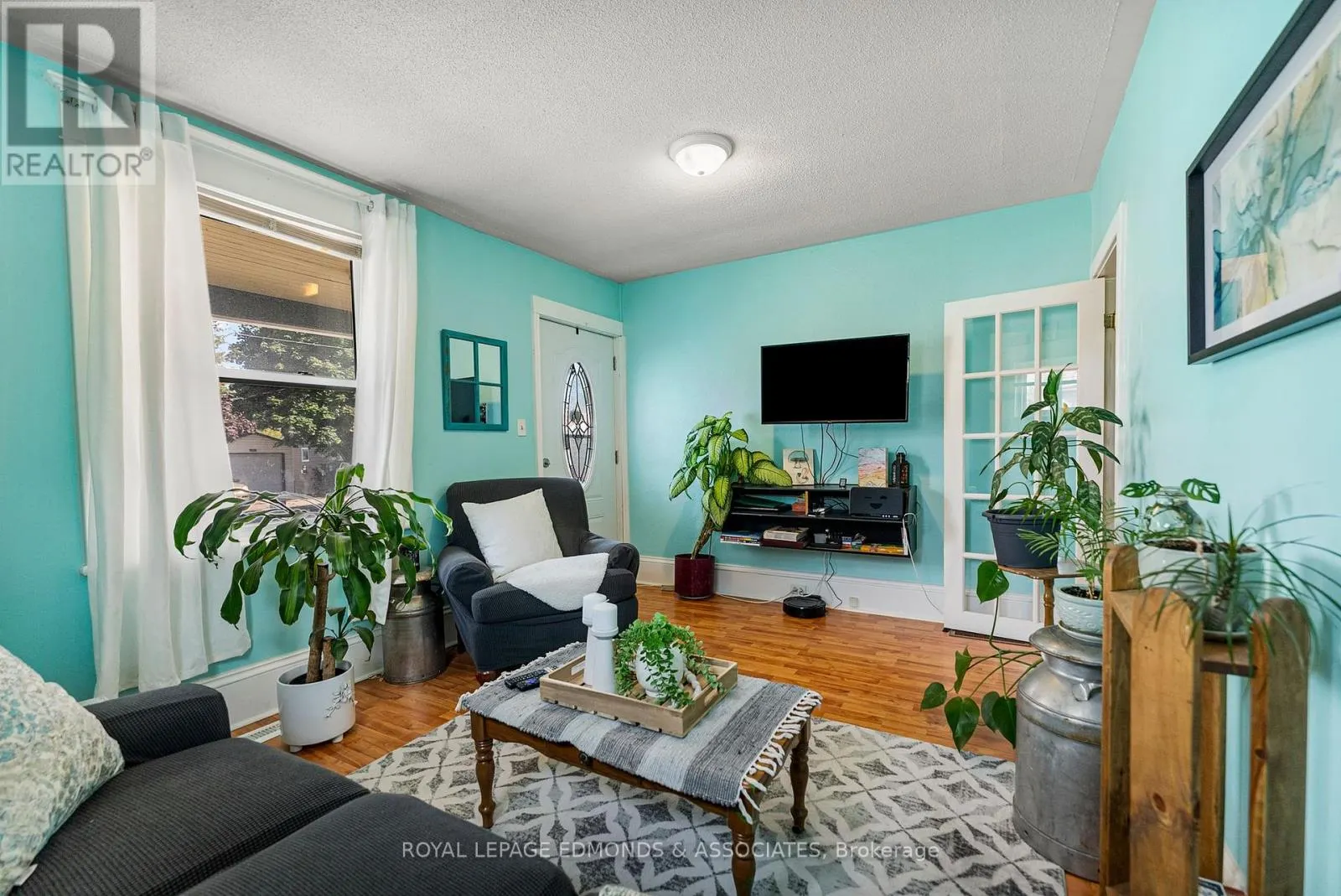 916 PEMBROKE STREET W