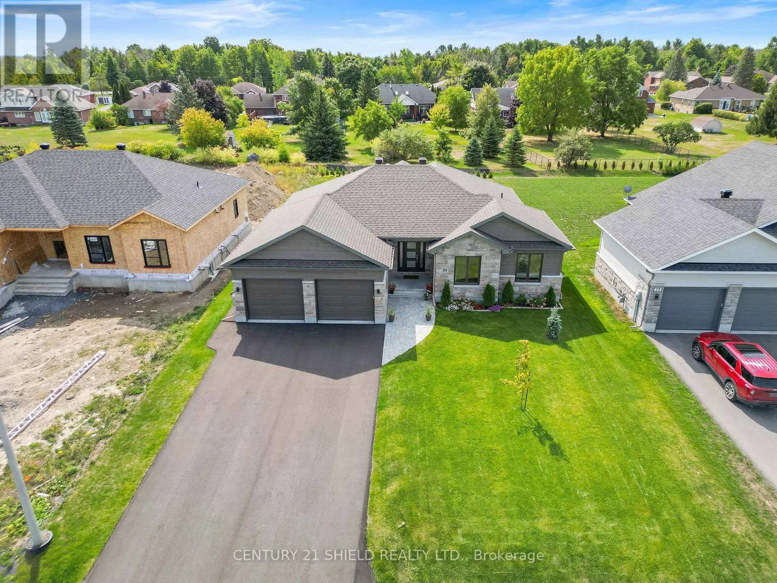 29 WHITETAIL AVENUE