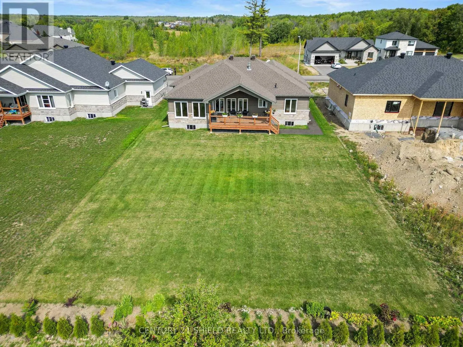 29 WHITETAIL AVENUE