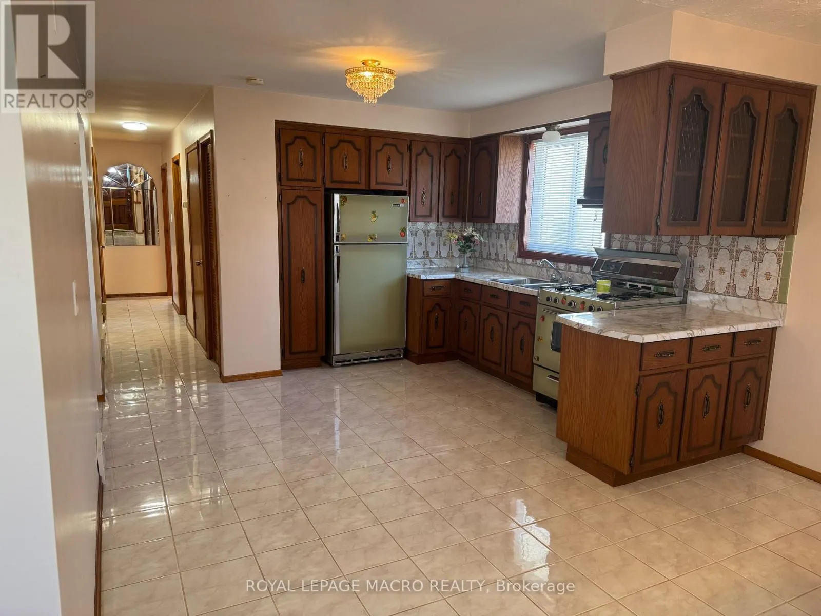 31 ADAIR AVENUE N
