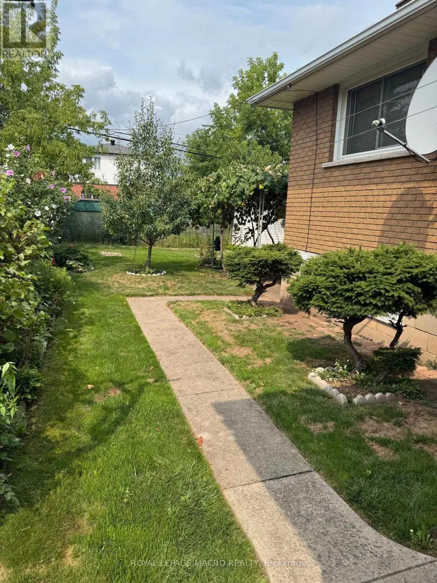 31 ADAIR AVENUE N