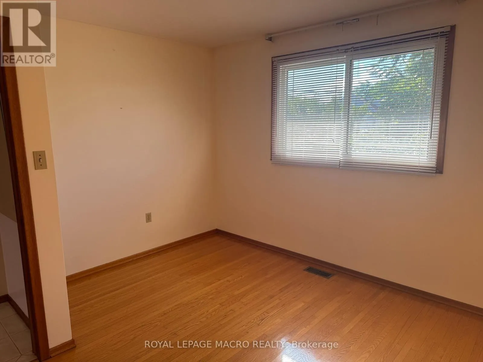 31 ADAIR AVENUE N