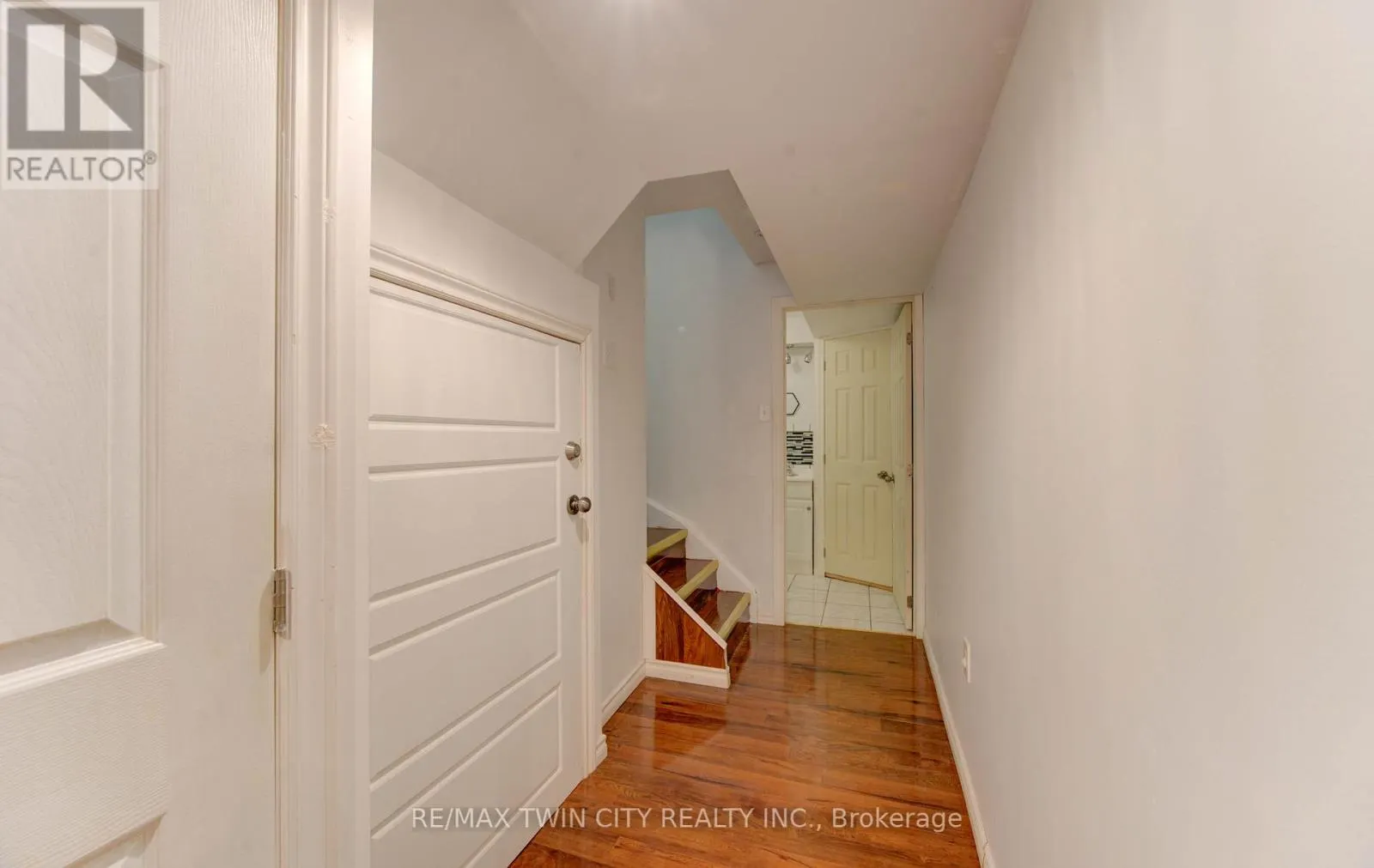 82 TROWBRIDGE STREET
