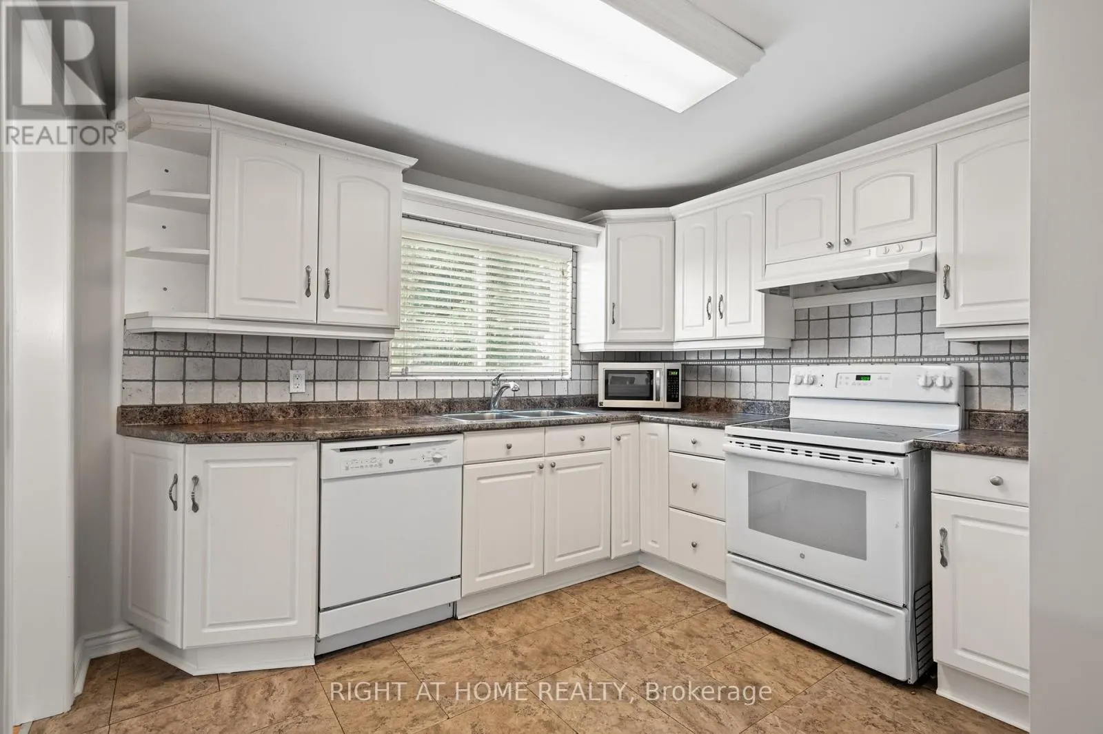 70 POWERVIEW AVENUE