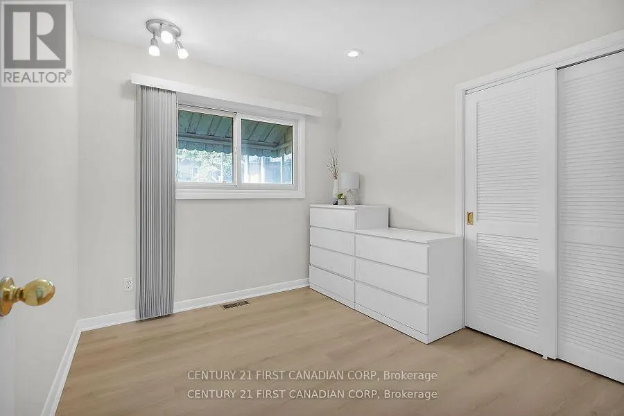 10 FRONTENAC ROAD
