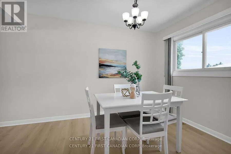 10 FRONTENAC ROAD