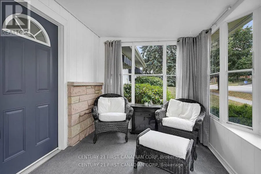 10 FRONTENAC ROAD