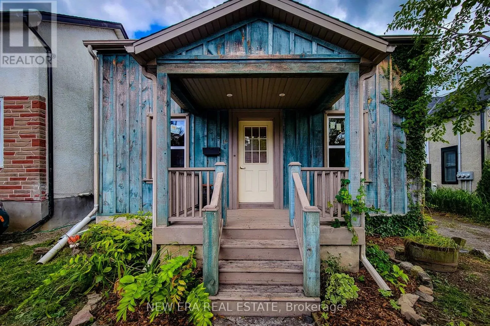 16 WELLAND STREET S