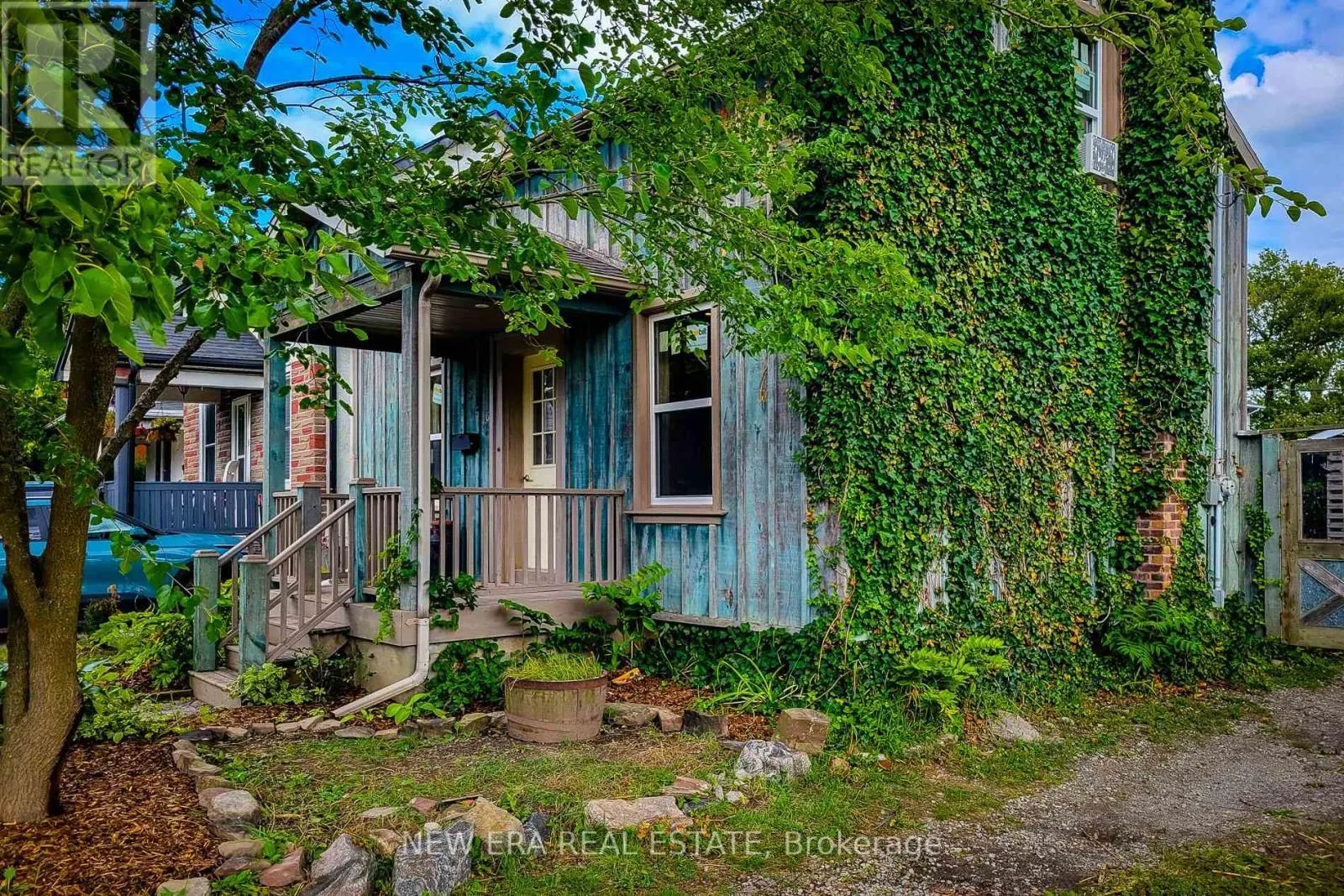 16 WELLAND STREET S