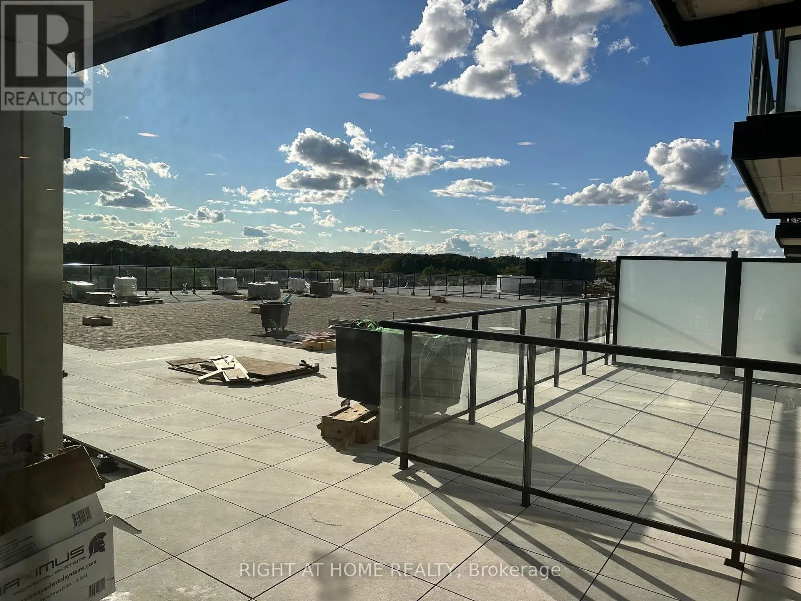 1027 - 575 CONKLIN ROAD
