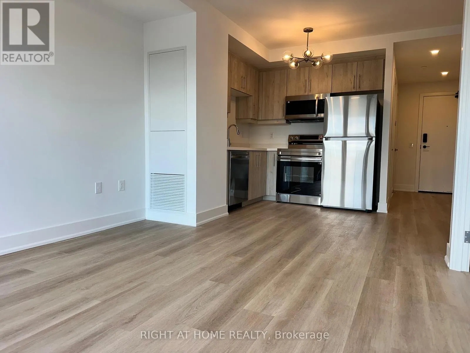 1027 - 575 CONKLIN ROAD
