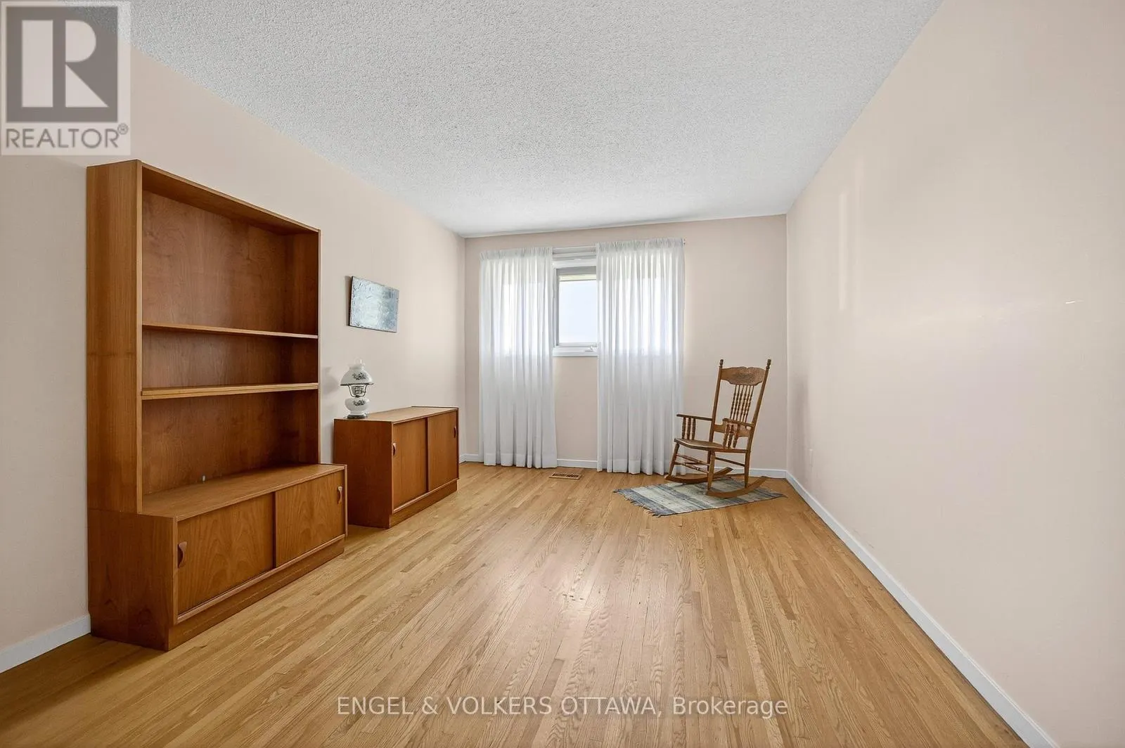 29 MILNE CRESCENT