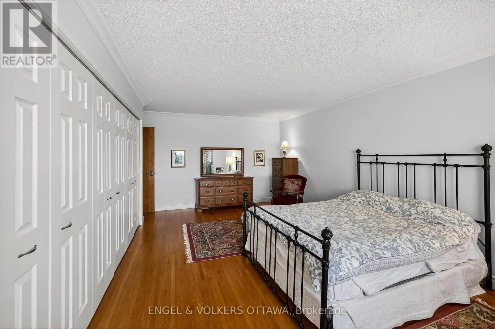 29 MILNE CRESCENT