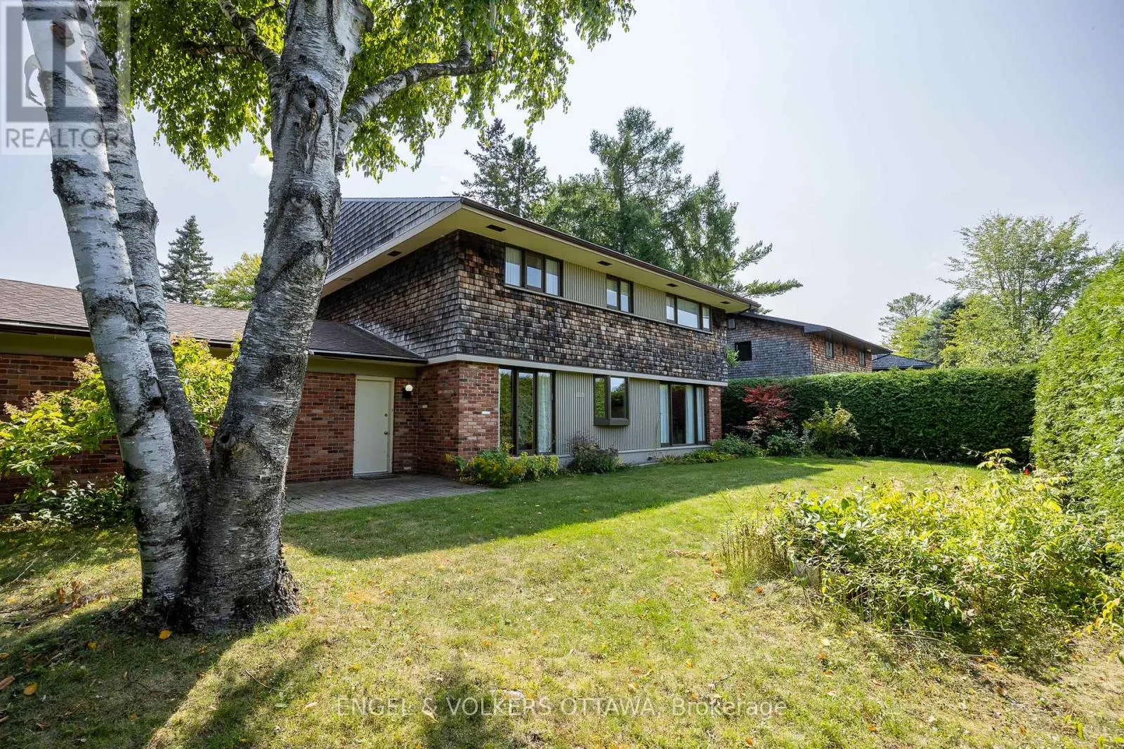 29 MILNE CRESCENT