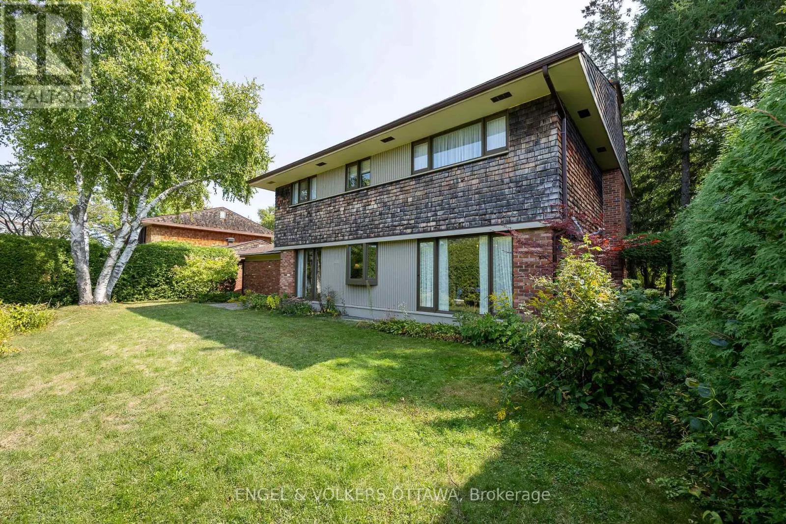 29 MILNE CRESCENT