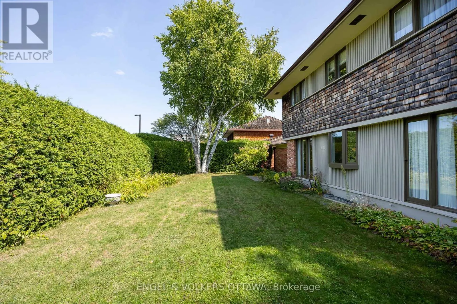 29 MILNE CRESCENT