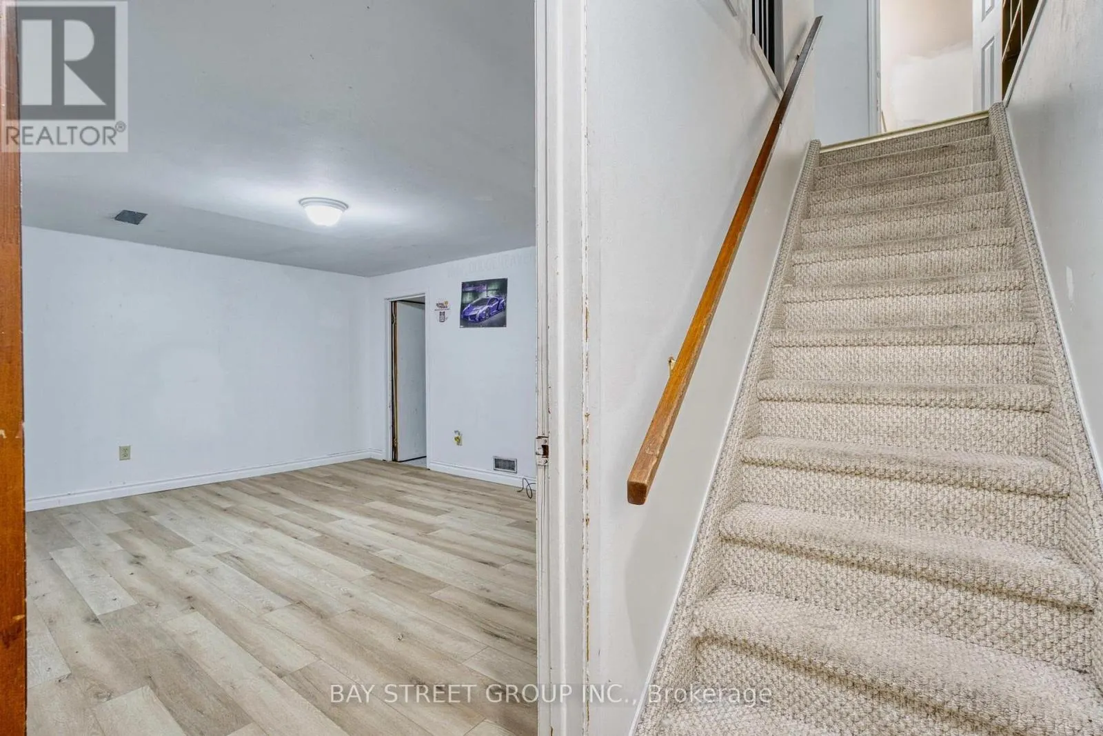 1 RANCHWOOD CRESCENT