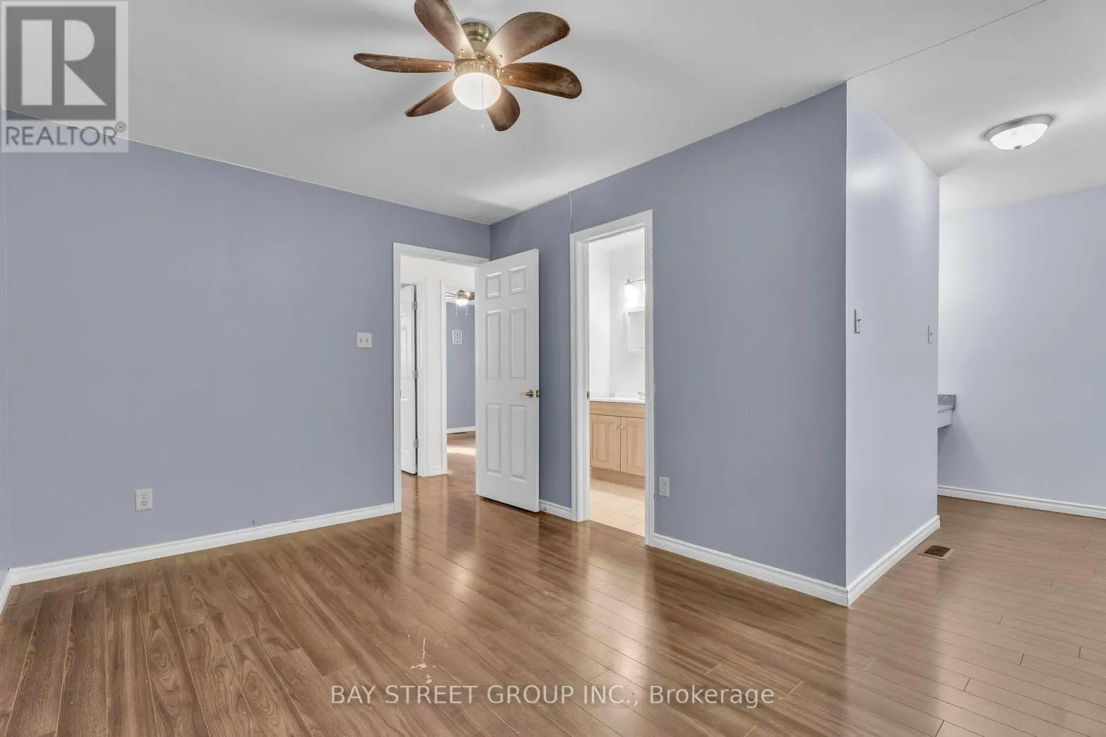 1 RANCHWOOD CRESCENT