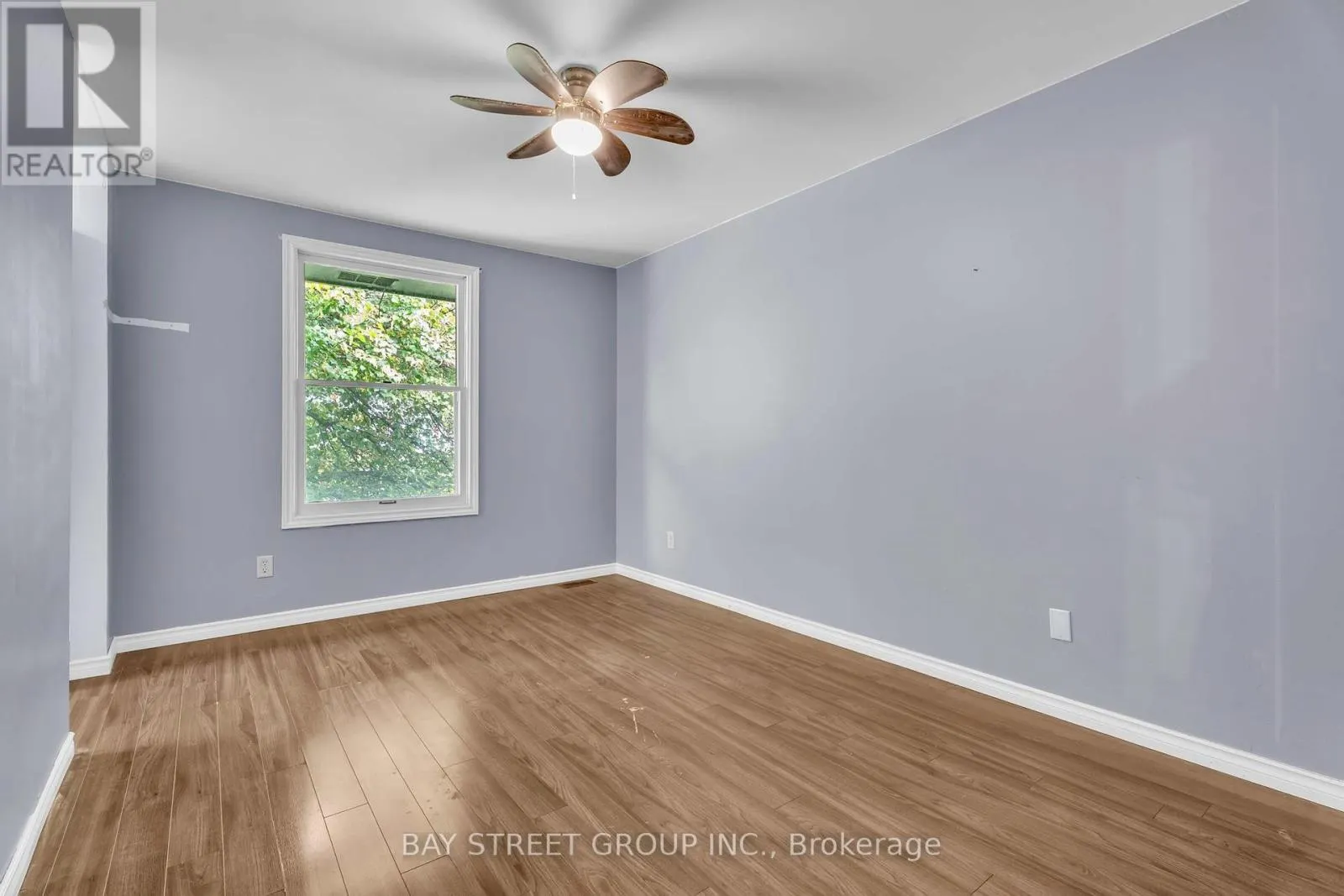 1 RANCHWOOD CRESCENT