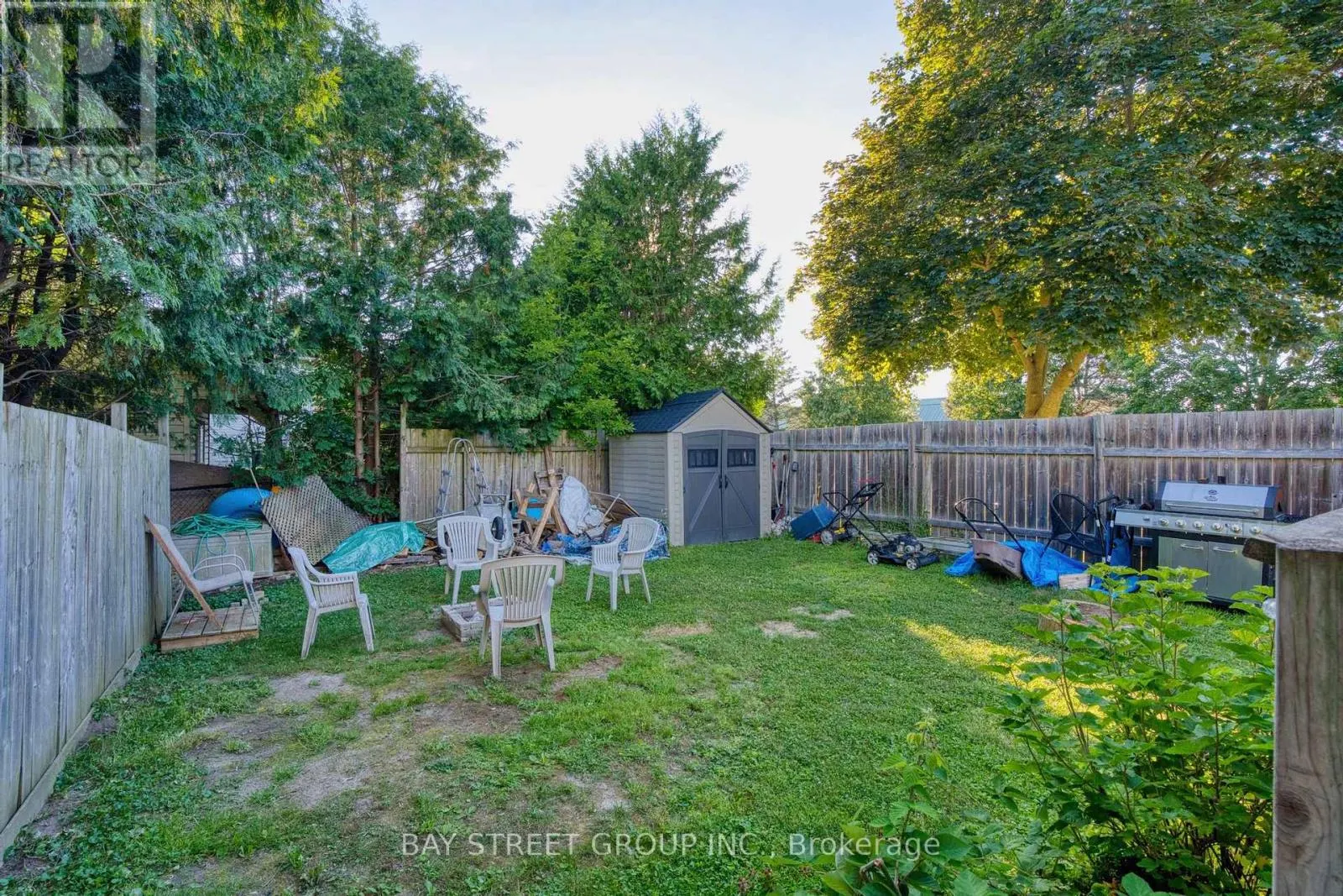 1 RANCHWOOD CRESCENT