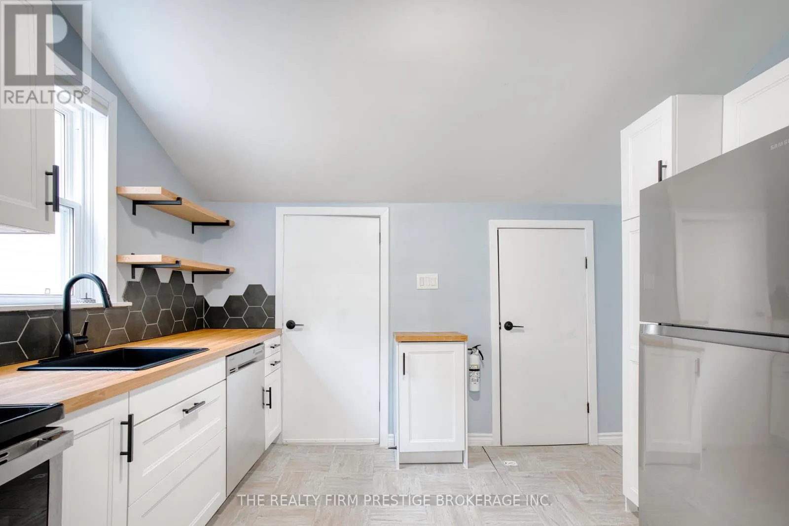 745 1/2 LITTLE GREY STREET