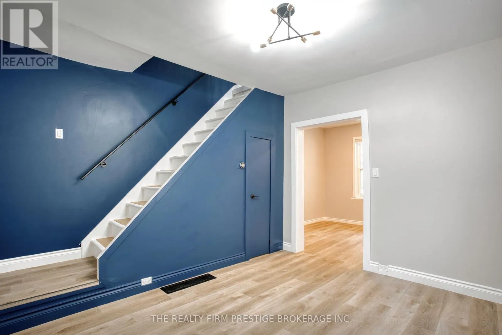 745 1/2 LITTLE GREY STREET