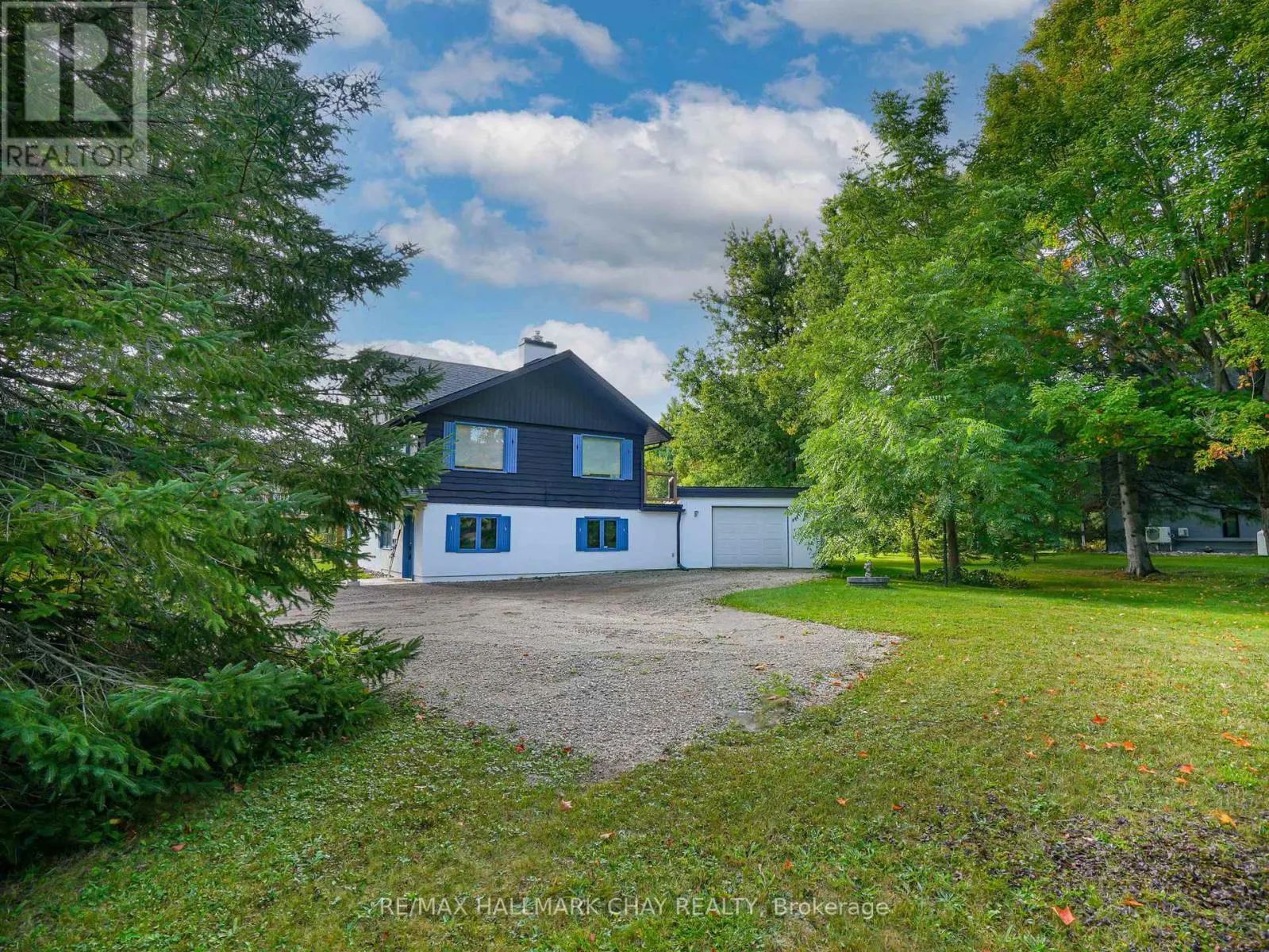 61 PINE RIVER CRESCENT