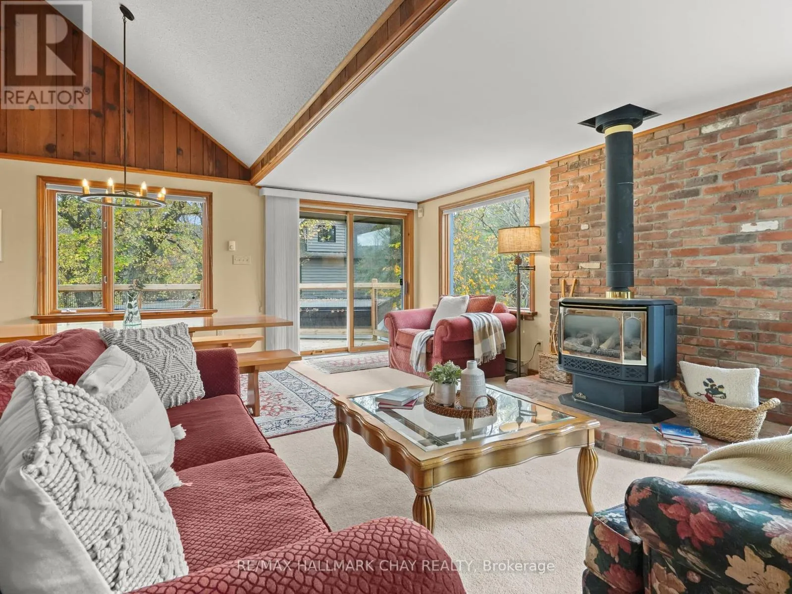 61 PINE RIVER CRESCENT