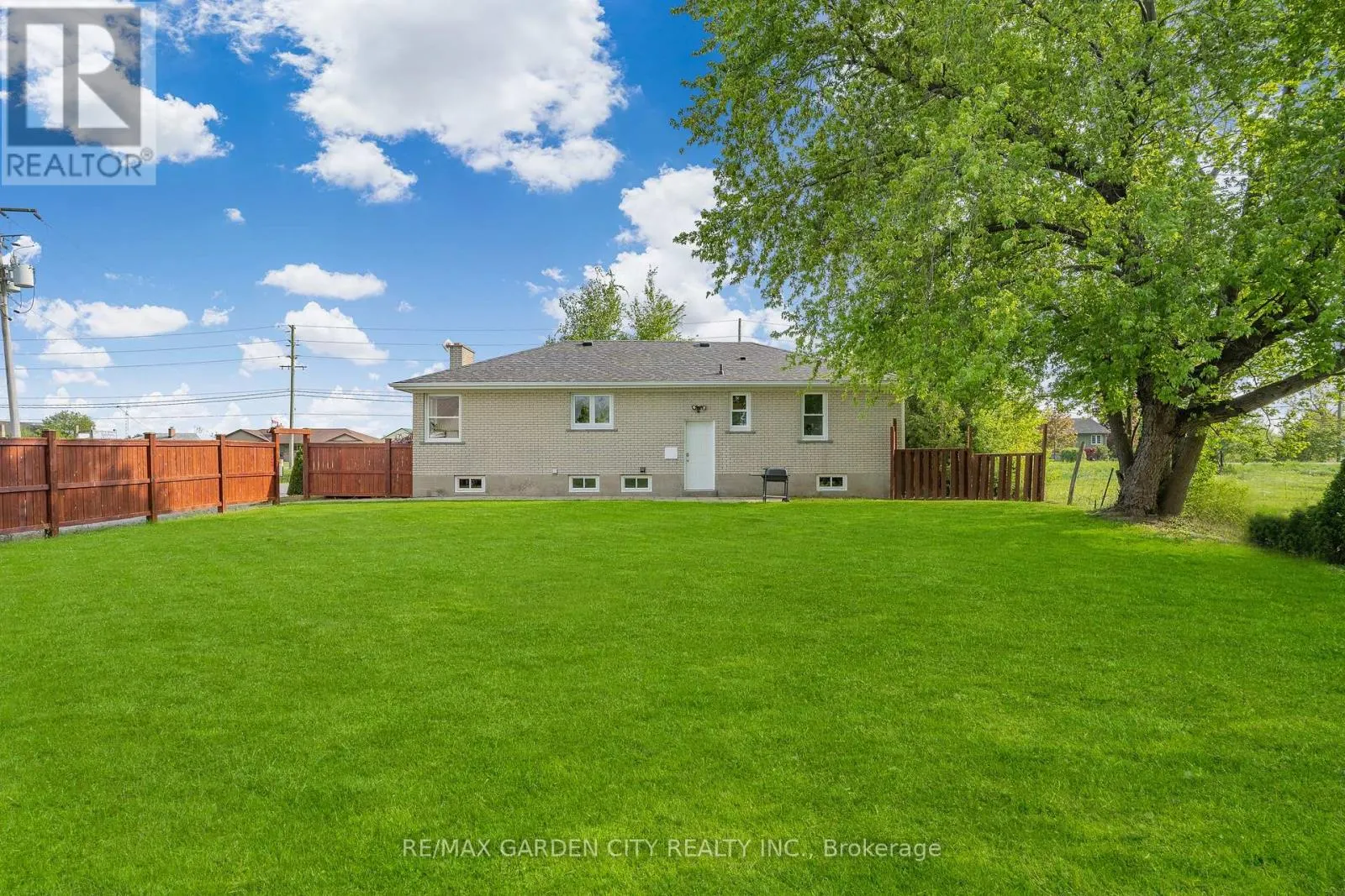 174 MUD STREET W
