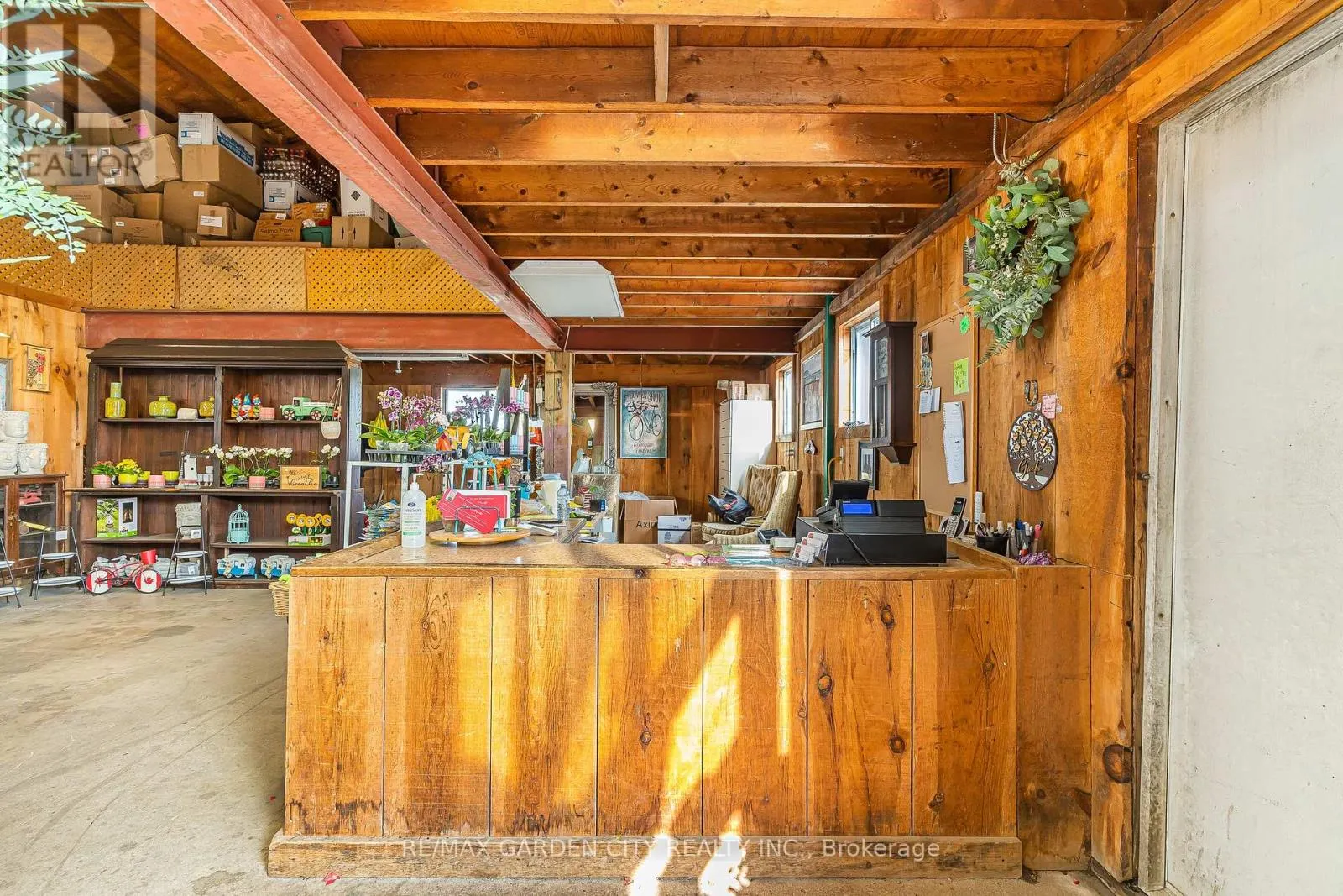 174 MUD STREET W