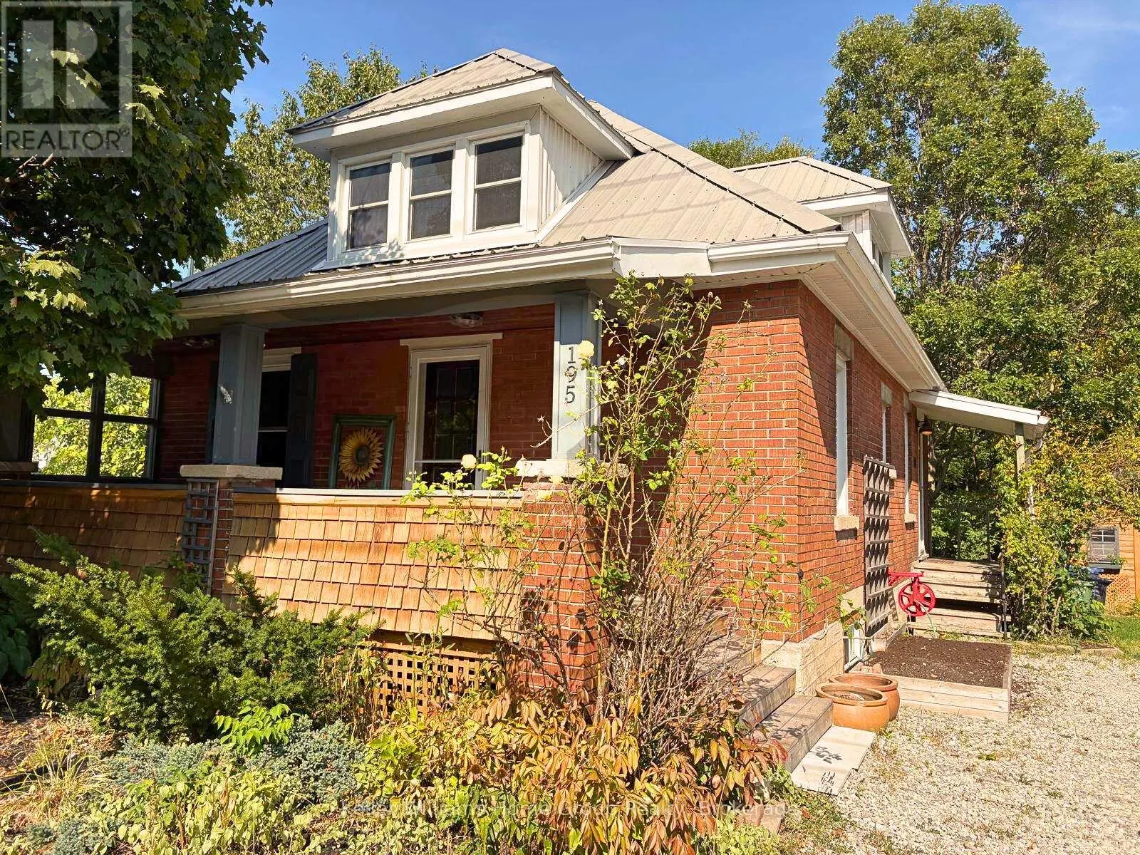 195 EDINBURGH ROAD N
