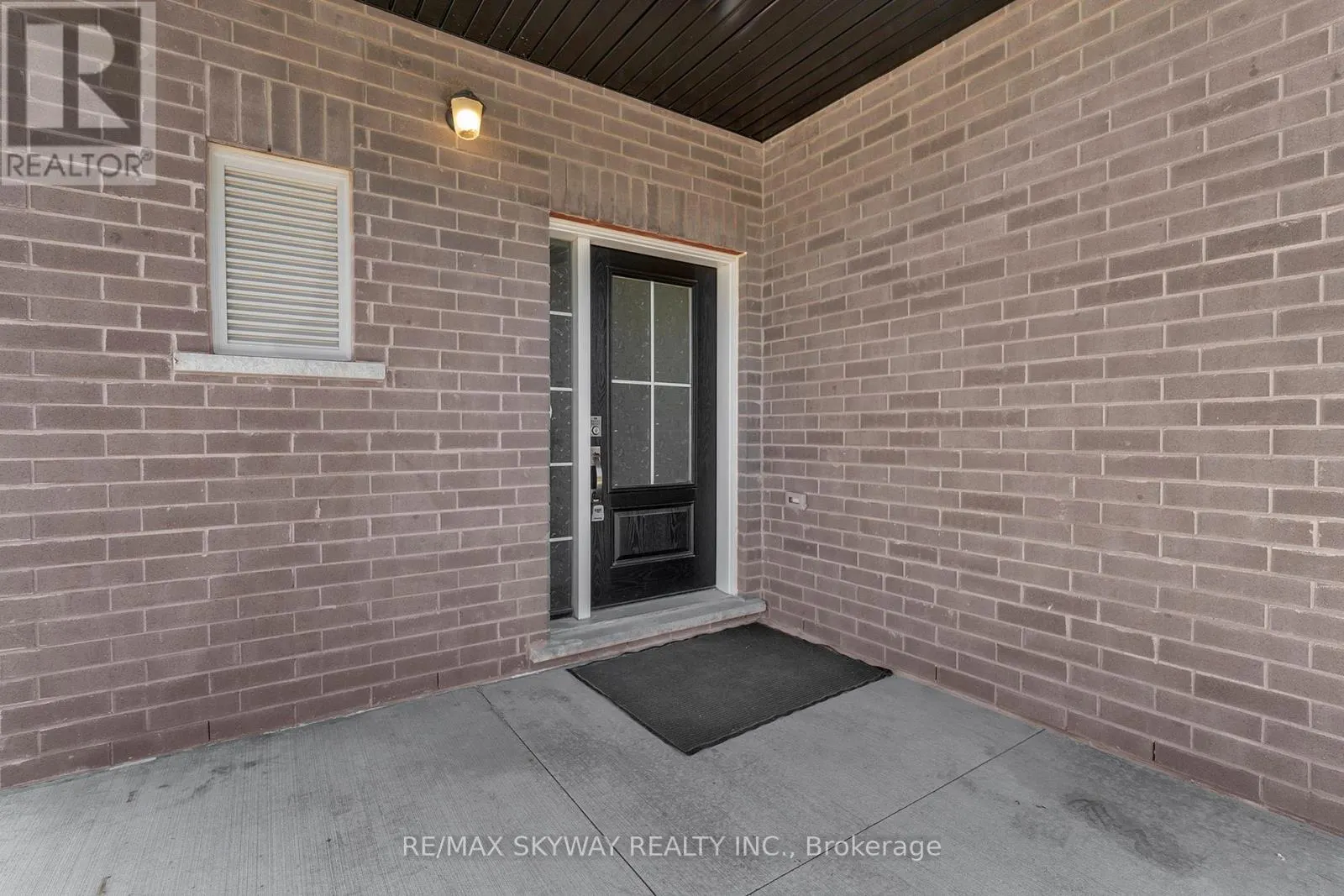 27 MONARCH STREET
