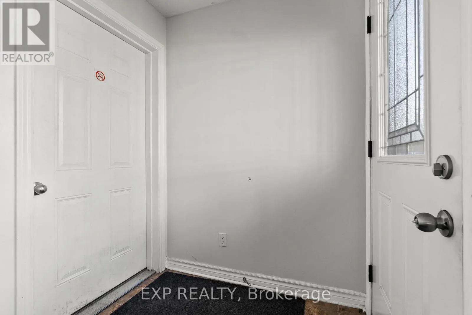 C - 52 CHAMPAGNE AVENUE S