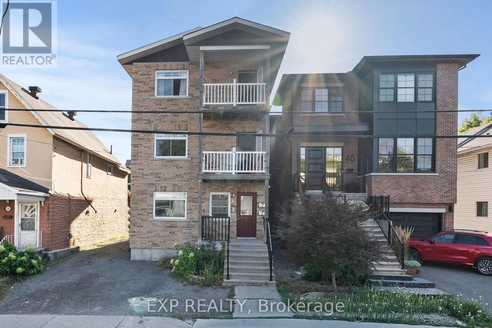 C - 52 CHAMPAGNE AVENUE S