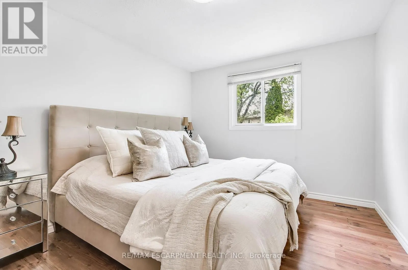 14 ASHRIDGE PLACE