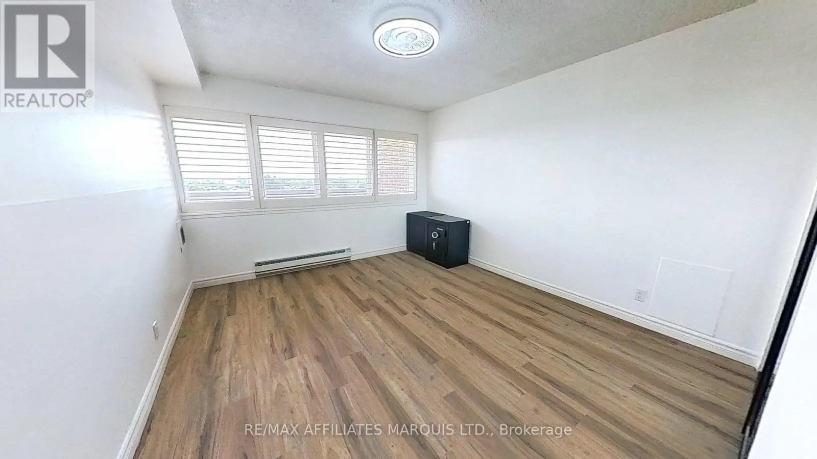 1106 - 308 SECOND STREET E