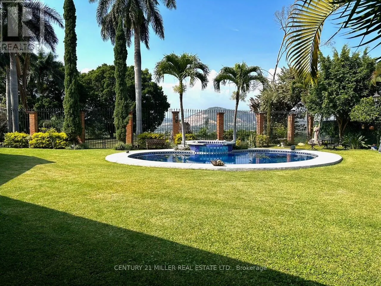 37 CERRADA VISTA HERMOSA