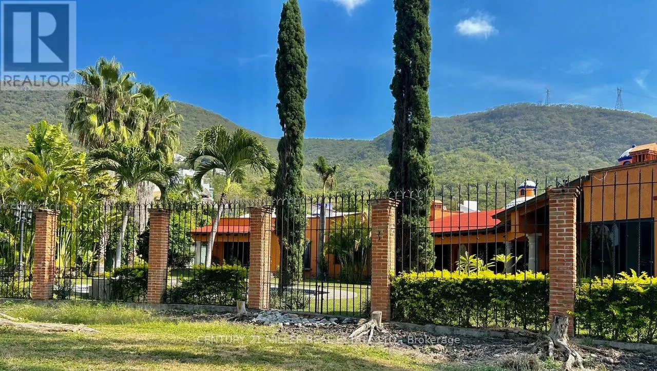 37 CERRADA VISTA HERMOSA