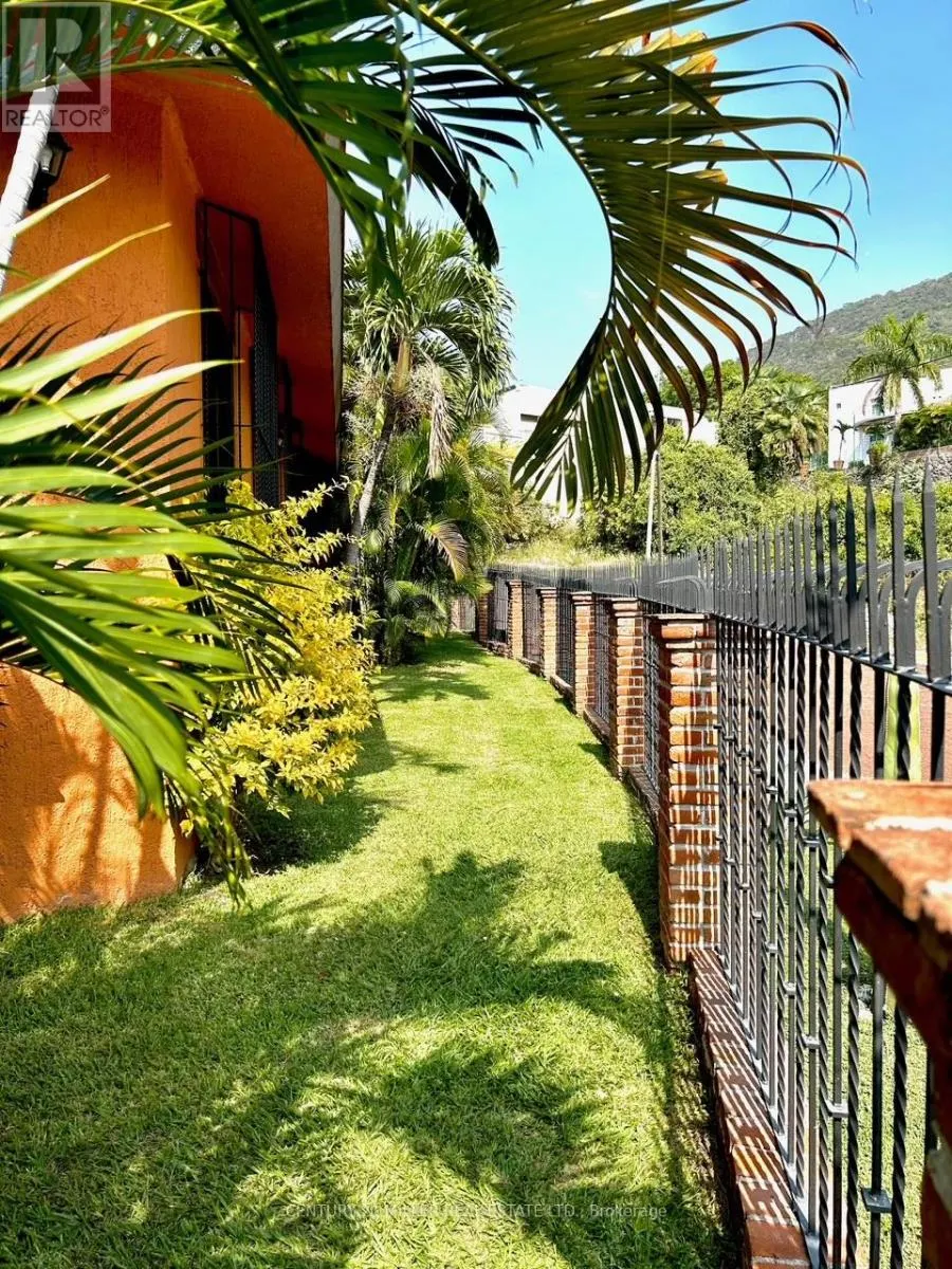 37 CERRADA VISTA HERMOSA