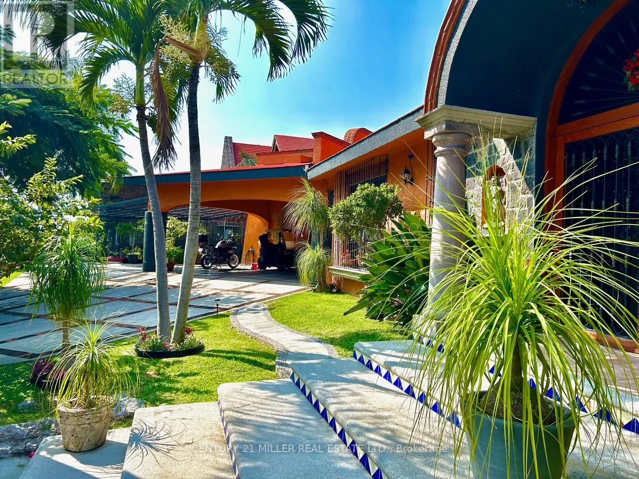 37 CERRADA VISTA HERMOSA