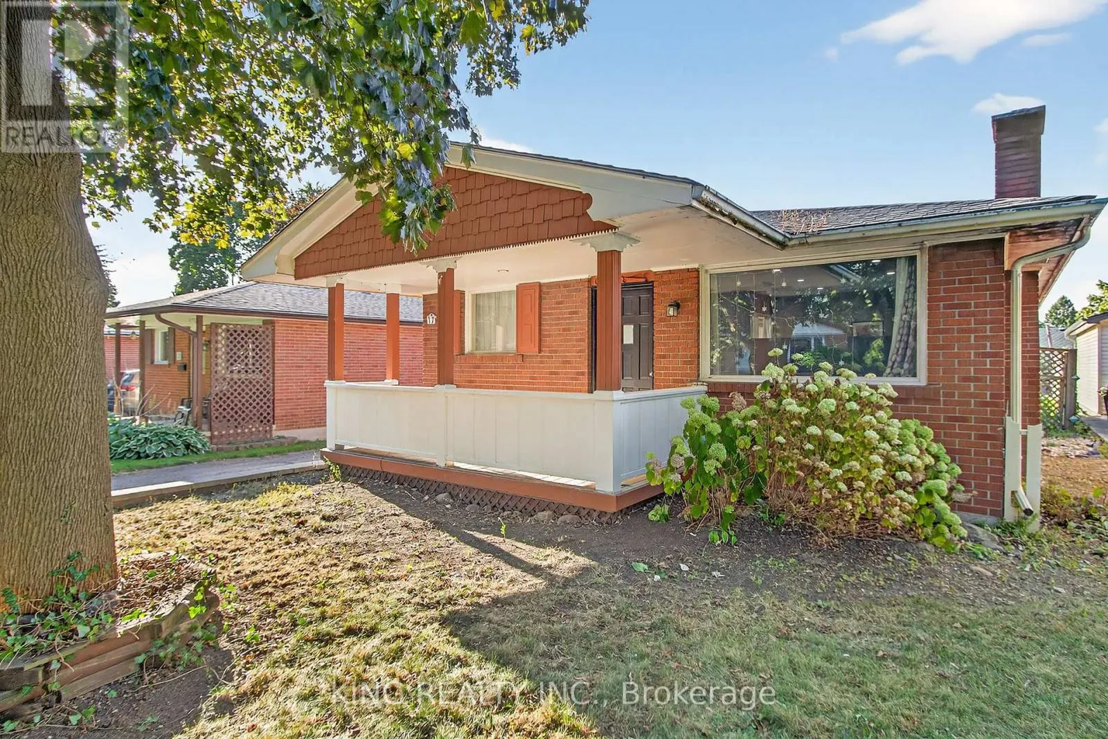 17 TOULON CRESCENT