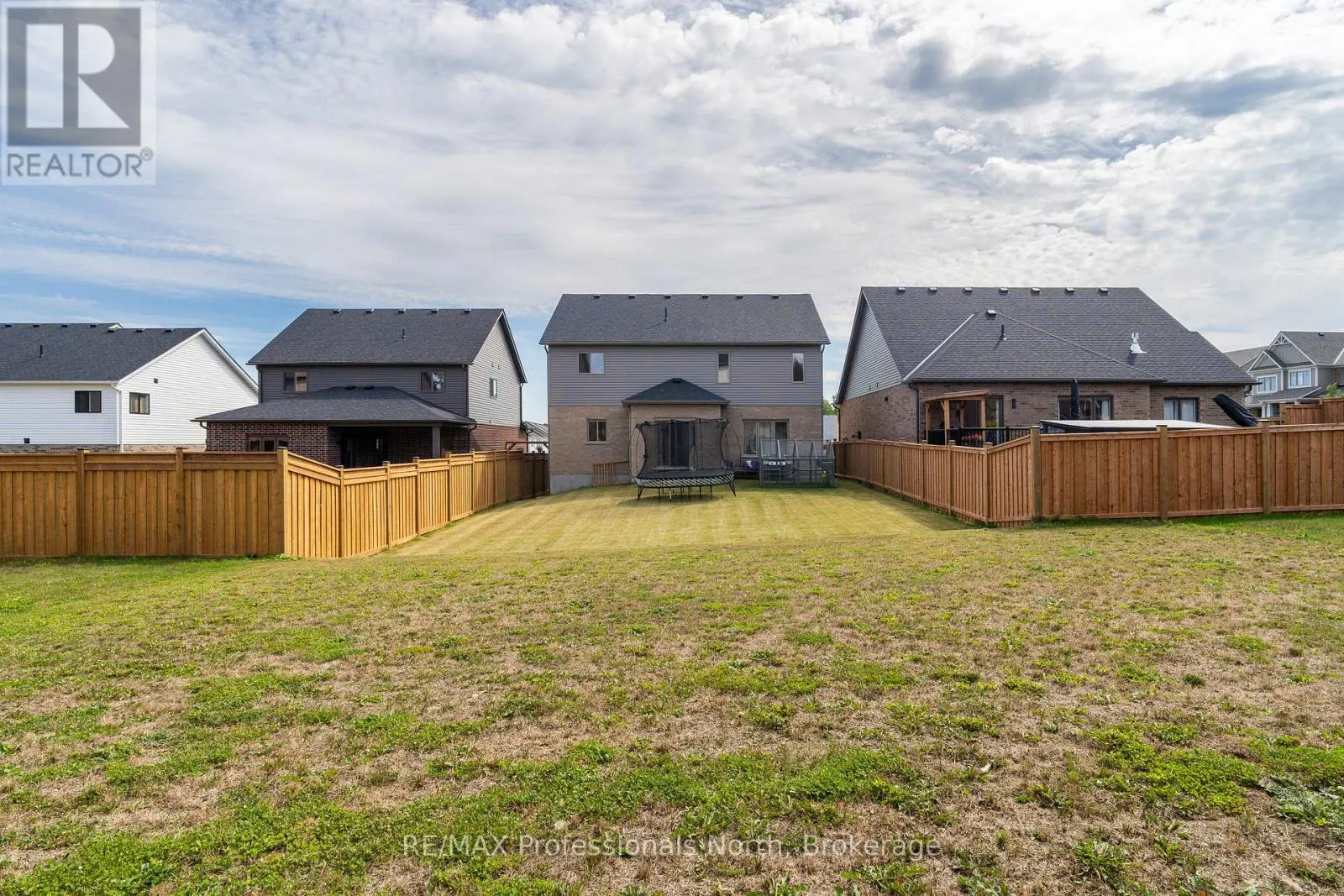 35 WOODSTREAM DRIVE