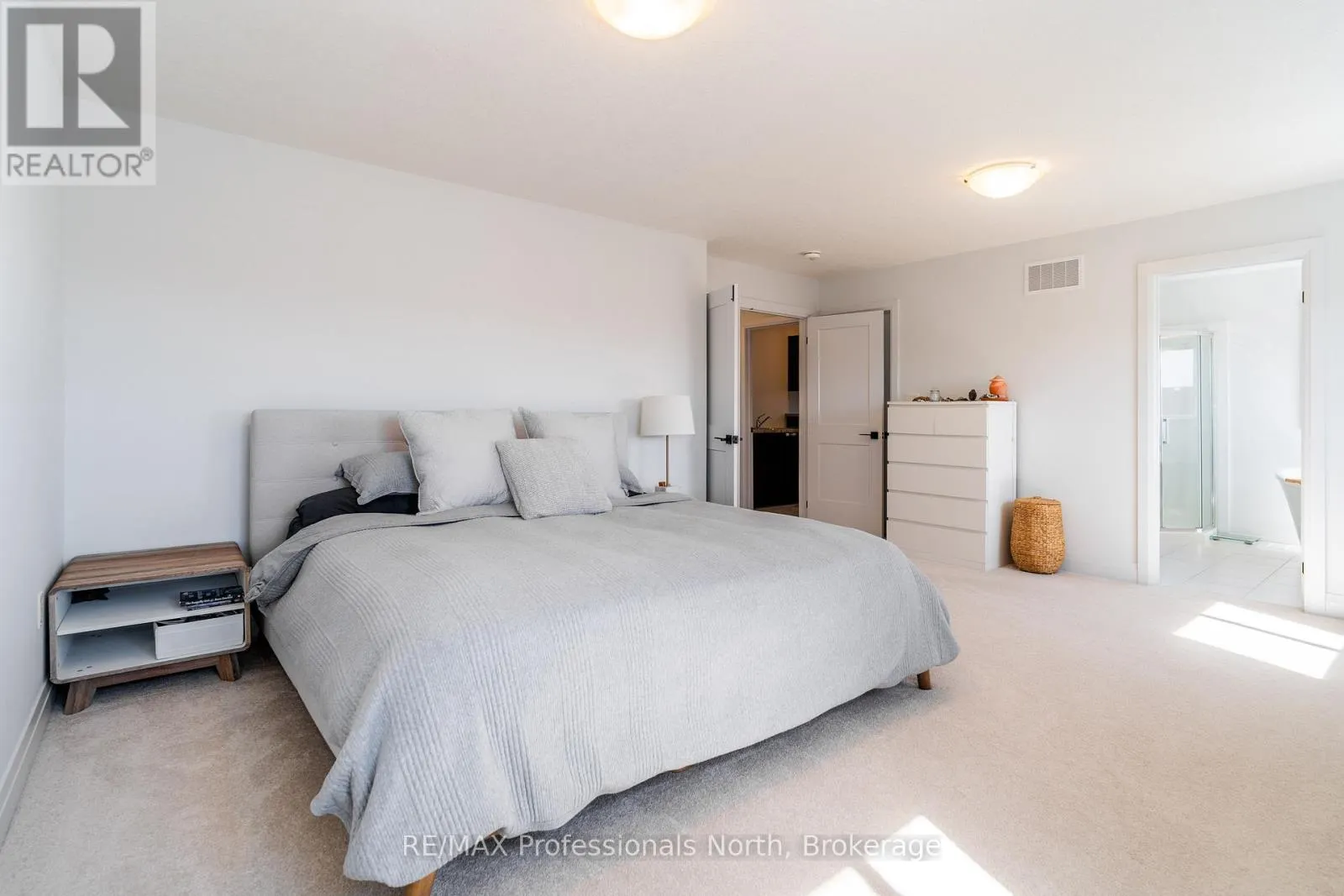 35 WOODSTREAM DRIVE