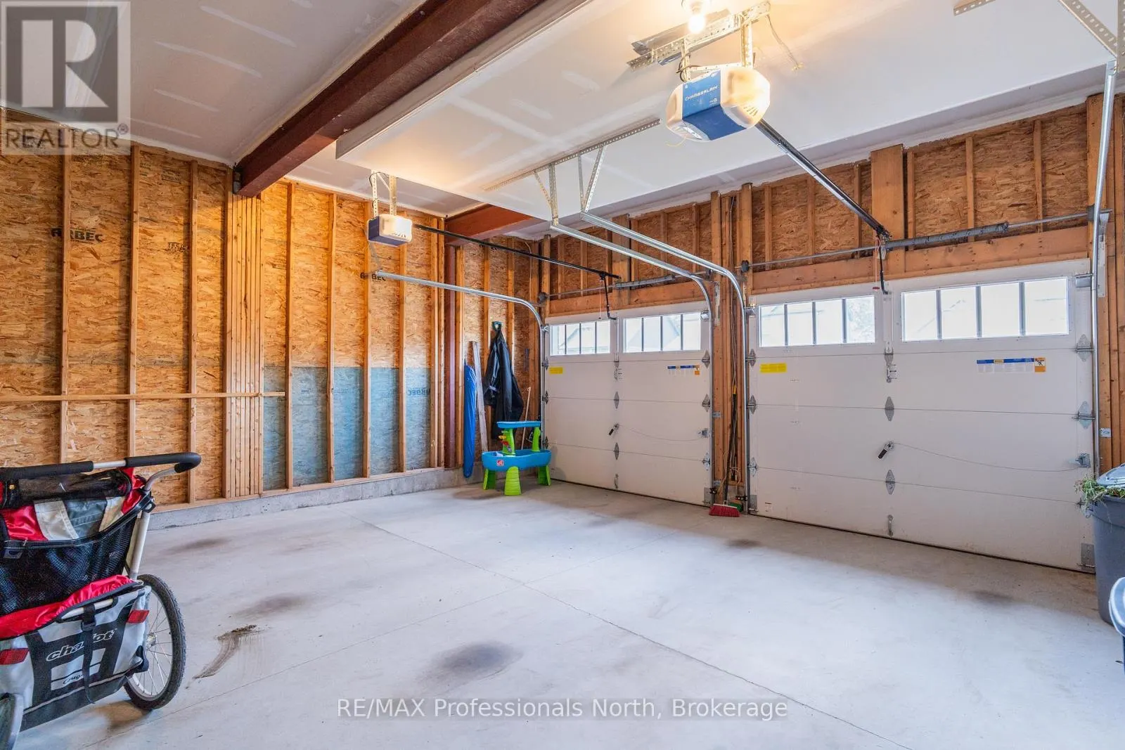 35 WOODSTREAM DRIVE