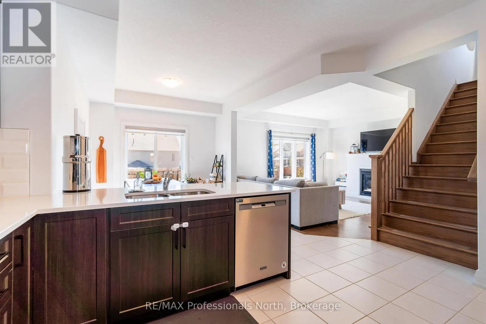 35 WOODSTREAM DRIVE
