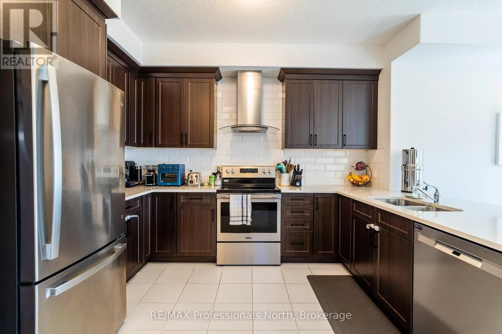 35 WOODSTREAM DRIVE
