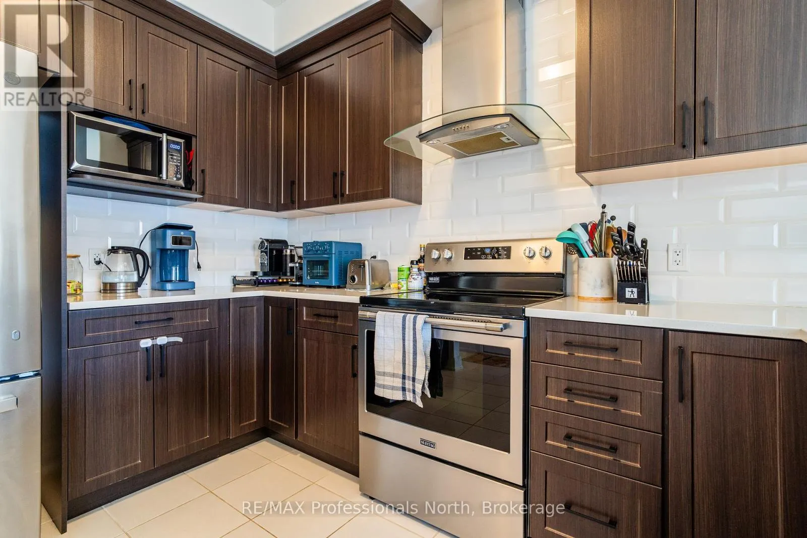 35 WOODSTREAM DRIVE